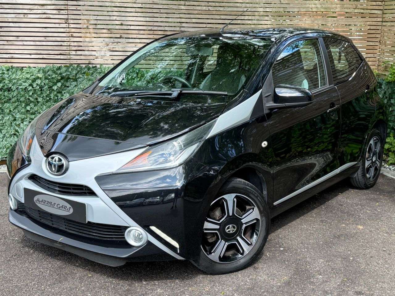 A 2015 TOYOTA AYGO 1.0 VVT-i x-clusiv Hatchback 5dr Petrol Manual Euro 5 Euro 5 (68 ps) 12 MON A 2015 TOYOTA AYGO 1.0 VVT-i x-clusiv Hatchback 5dr Petrol Manual Euro 5 Euro 5 (68 ps) 12 MON