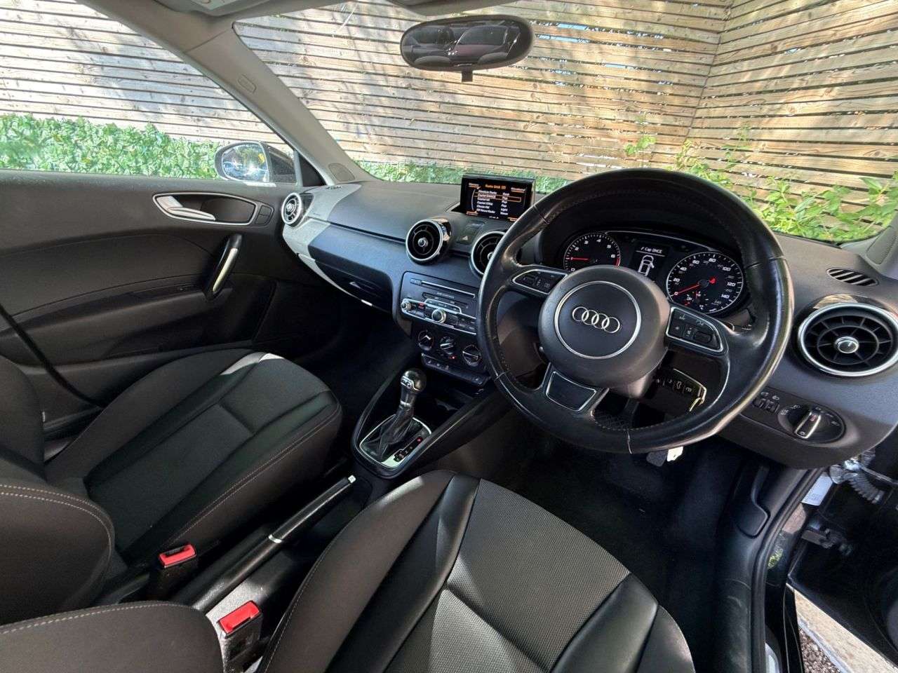 2016 AUDI A1 2016 AUDI A1