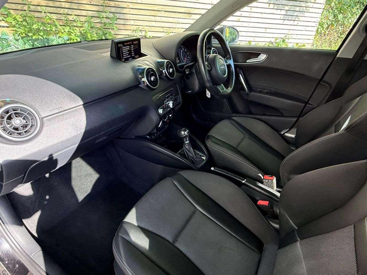 2016 AUDI A1 2016 AUDI A1