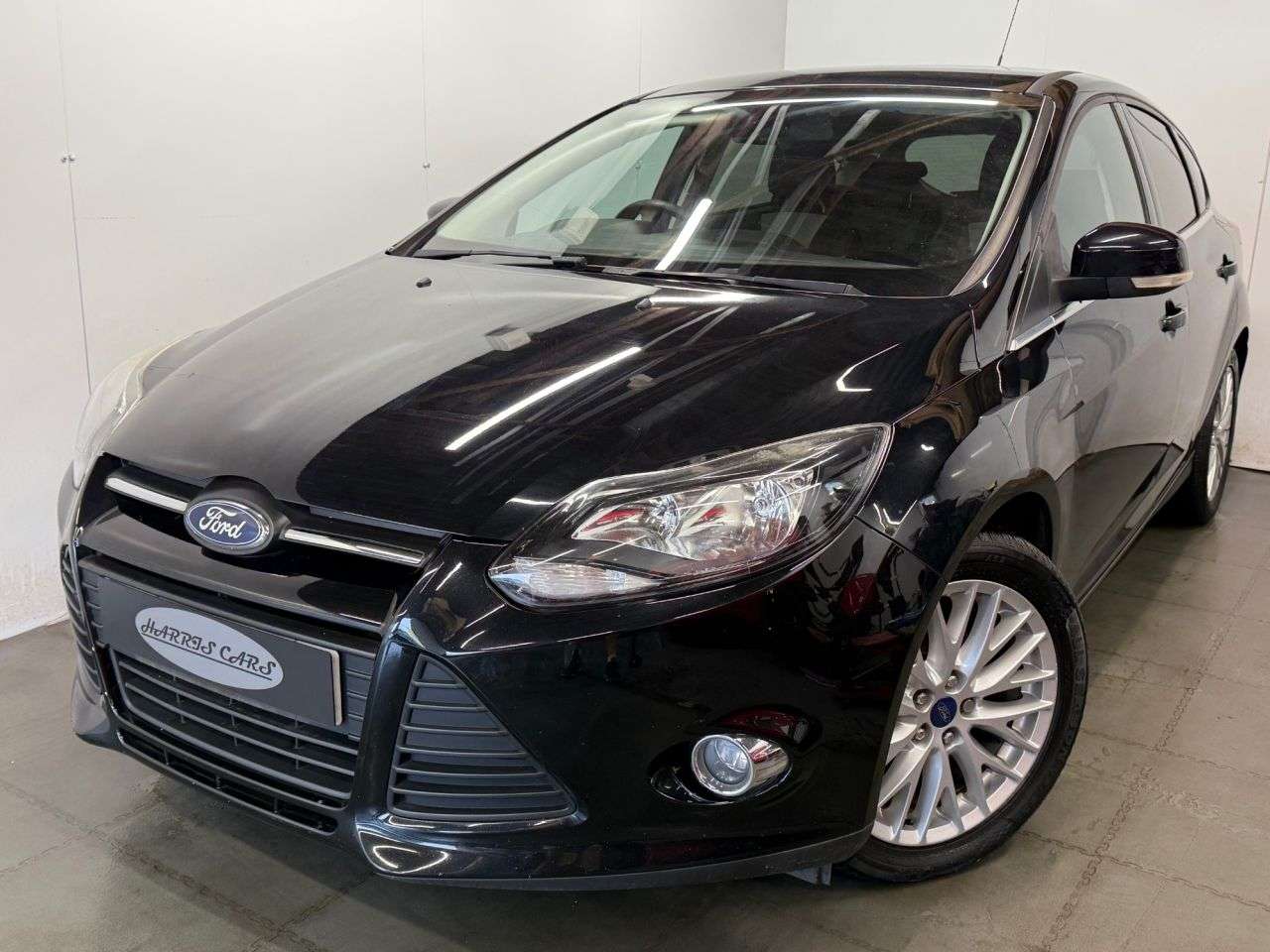 A 2013 FORD FOCUS 1.0T EcoBoost Zetec Hatchback 5dr Petrol Manual Euro 5 (s/s) (125 ps) A 2013 FORD FOCUS 1.0T EcoBoost Zetec Hatchback 5dr Petrol Manual Euro 5 (s/s) (125 ps)