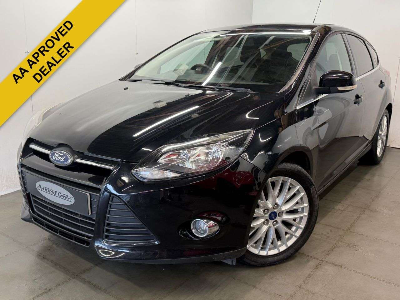 A 2013 FORD FOCUS 1.0T EcoBoost Zetec Hatchback 5dr Petrol Manual Euro 5 (s/s) (125 ps) A 2013 FORD FOCUS 1.0T EcoBoost Zetec Hatchback 5dr Petrol Manual Euro 5 (s/s) (125 ps)
