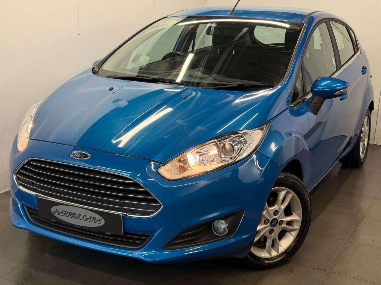A 2015 FORD FIESTA 1.0T EcoBoost Zetec Hatchback 5dr Petrol Manual Euro 6 (s/s) (100 ps) 12 MO A 2015 FORD FIESTA 1.0T EcoBoost Zetec Hatchback 5dr Petrol Manual Euro 6 (s/s) (100 ps) 12 MO