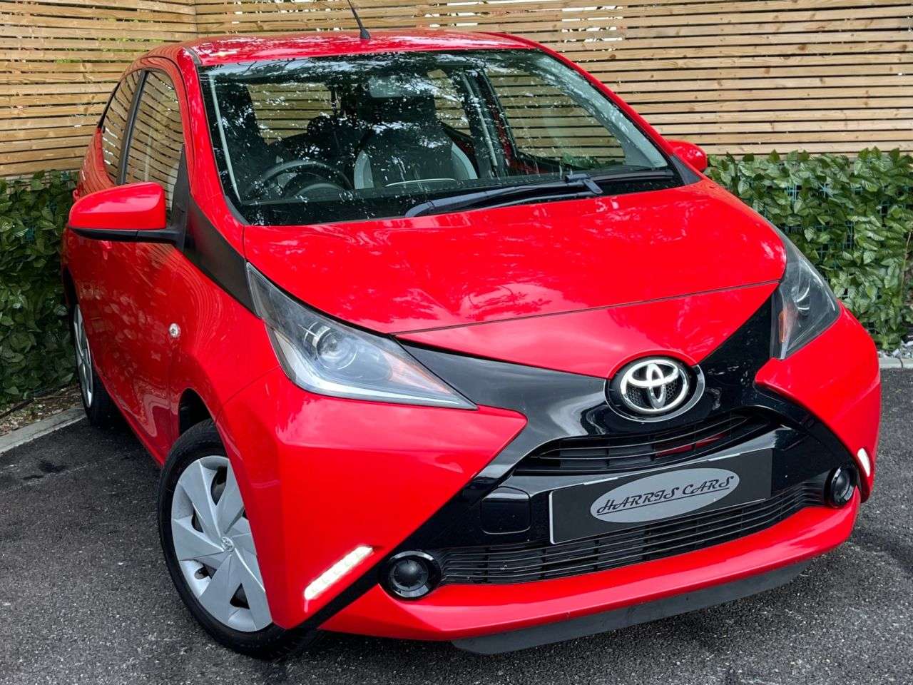 A 2017 TOYOTA AYGO 1.0 VVT-i x-play Hatchback 5dr Petrol Manual Euro 6 (68 ps) 12 MONTHS AA, F A 2017 TOYOTA AYGO 1.0 VVT-i x-play Hatchback 5dr Petrol Manual Euro 6 (68 ps) 12 MONTHS AA, F