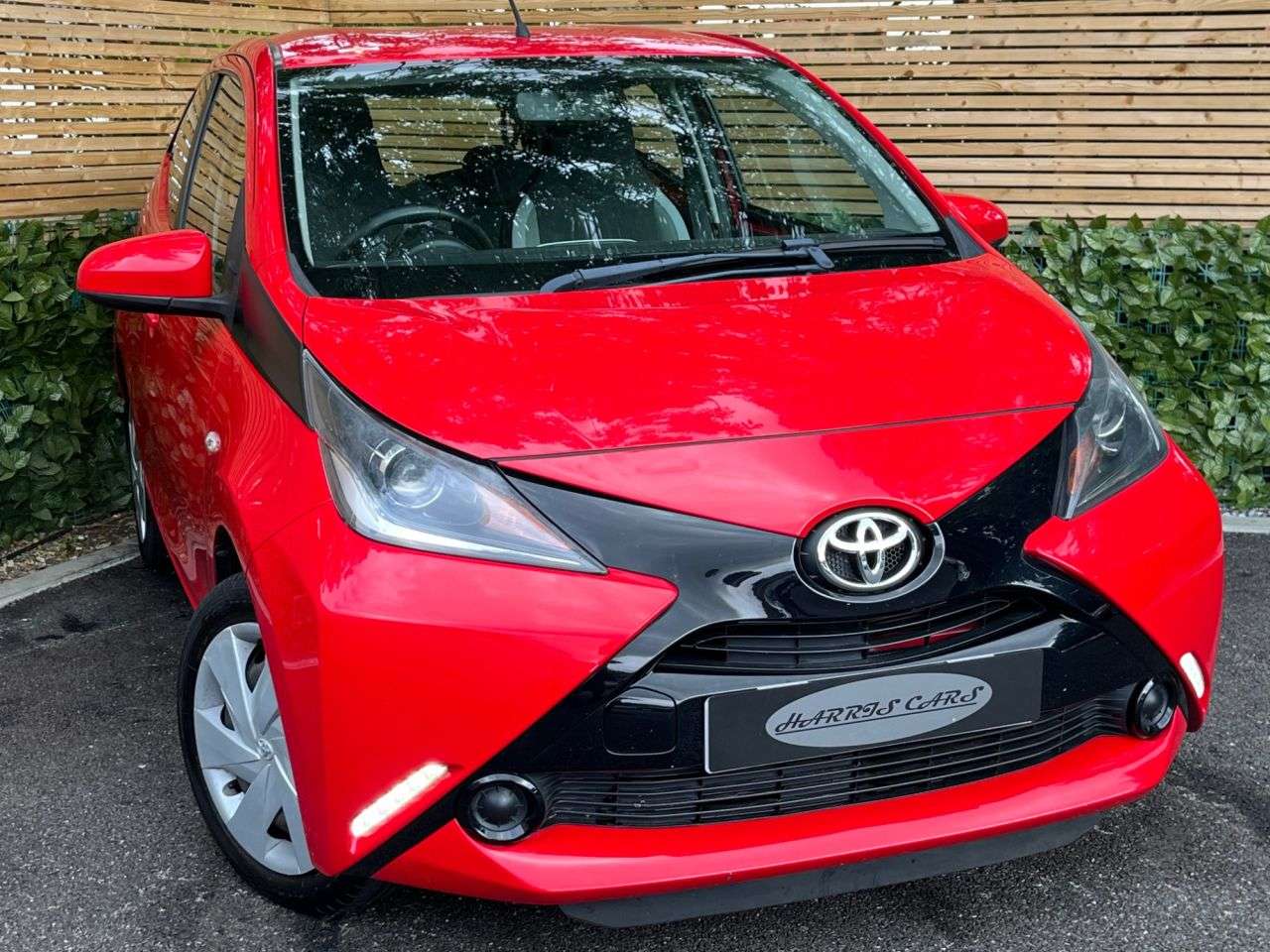 A 2017 TOYOTA AYGO 1.0 VVT-i x-play Hatchback 5dr Petrol Manual Euro 6 (68 ps) 12 MONTHS AA, F A 2017 TOYOTA AYGO 1.0 VVT-i x-play Hatchback 5dr Petrol Manual Euro 6 (68 ps) 12 MONTHS AA, F
