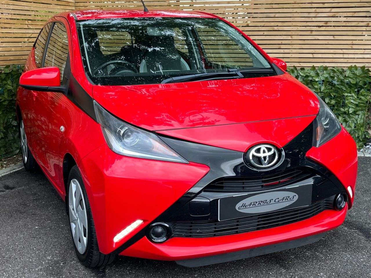 A 2017 TOYOTA AYGO 1.0 VVT-i x-play Hatchback 5dr Petrol Manual Euro 6 (68 ps) 12 MONTHS AA, F A 2017 TOYOTA AYGO 1.0 VVT-i x-play Hatchback 5dr Petrol Manual Euro 6 (68 ps) 12 MONTHS AA, F