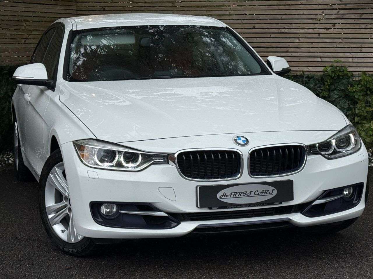 A 2015 BMW 3 SERIES 2.0 320i Sport Saloon 4dr Petrol Auto Euro 6 (s/s) (184 ps) 12 MONTHS AA, F A 2015 BMW 3 SERIES 2.0 320i Sport Saloon 4dr Petrol Auto Euro 6 (s/s) (184 ps) 12 MONTHS AA, F
