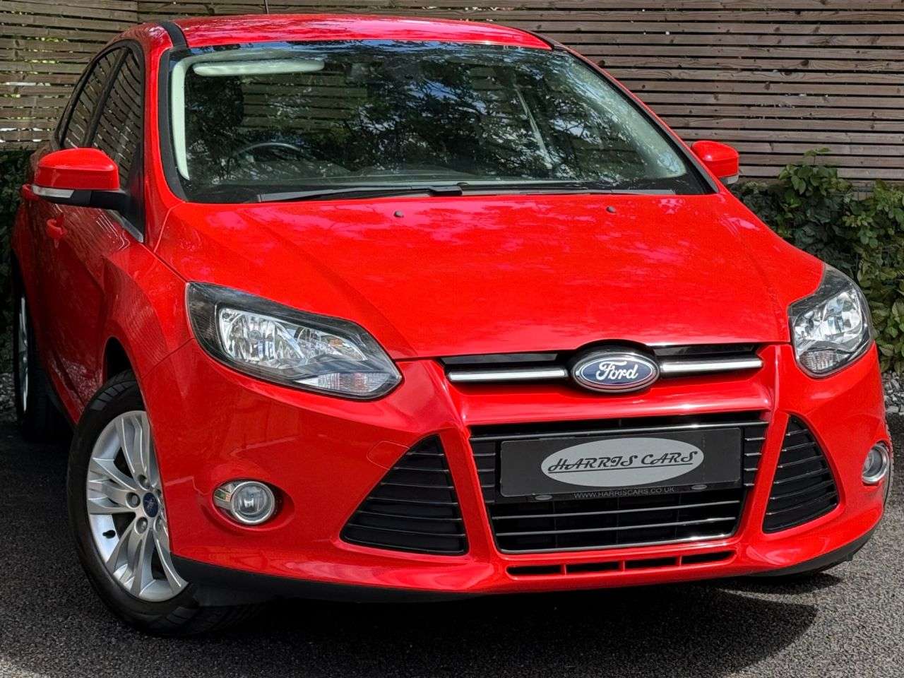 A 2014 FORD FOCUS 1.0T EcoBoost Titanium Navigator Hatchback 5dr Petrol Manual Euro 5 (s/s) ( A 2014 FORD FOCUS 1.0T EcoBoost Titanium Navigator Hatchback 5dr Petrol Manual Euro 5 (s/s) (