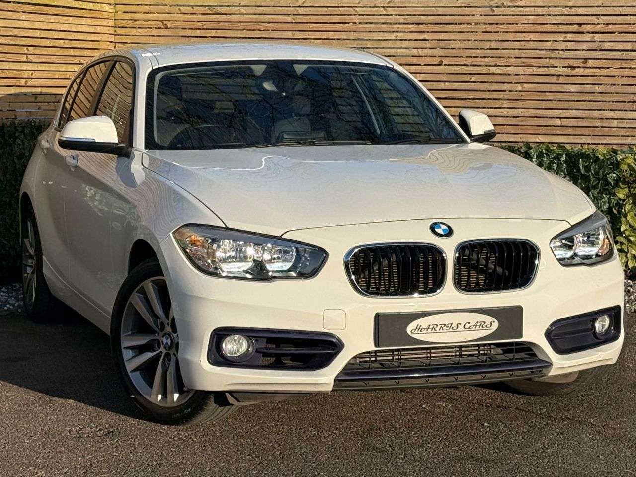 A 2019 BMW 1 SERIES 1.5 118i GPF Sport Hatchback 5dr Petrol Auto Euro 6 (s/s) (136 ps) 12 MONTH A 2019 BMW 1 SERIES 1.5 118i GPF Sport Hatchback 5dr Petrol Auto Euro 6 (s/s) (136 ps) 12 MONTH