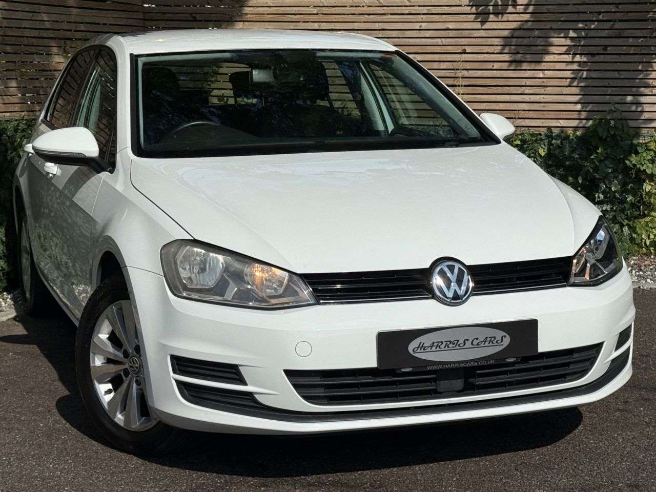 A 2014 VOLKSWAGEN GOLF 1.4 TSI BlueMotion Tech SE Hatchback 5dr Petrol Manual Euro 5 (s/s) (122 ps A 2014 VOLKSWAGEN GOLF 1.4 TSI BlueMotion Tech SE Hatchback 5dr Petrol Manual Euro 5 (s/s) (122 ps