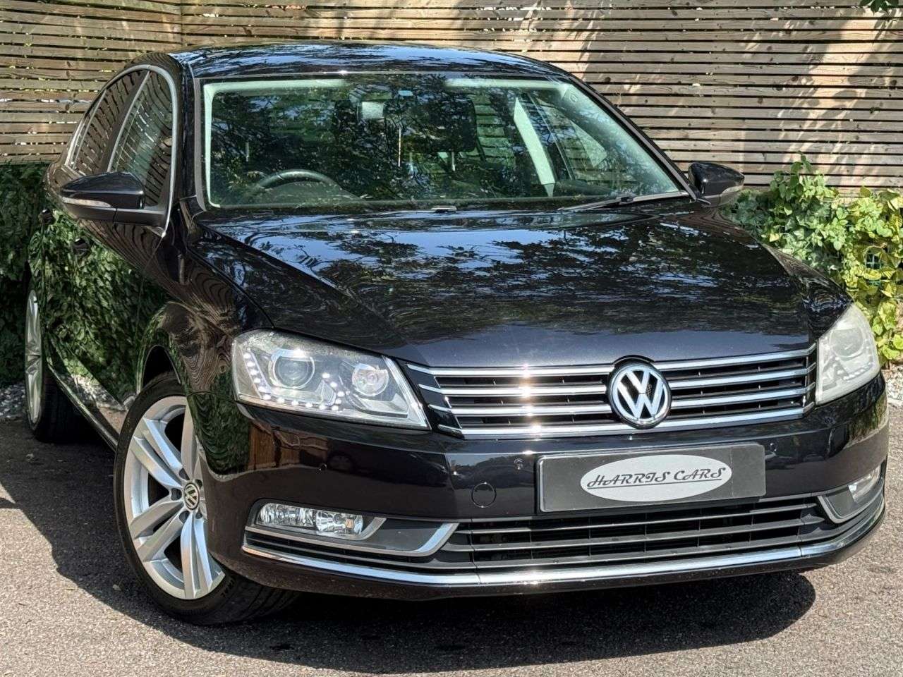 A 2014 VOLKSWAGEN PASSAT 2.0 TDI BlueMotion Tech Executive Style Saloon 4dr Diesel Manual Euro 5 (s/ A 2014 VOLKSWAGEN PASSAT 2.0 TDI BlueMotion Tech Executive Style Saloon 4dr Diesel Manual Euro 5 (s/