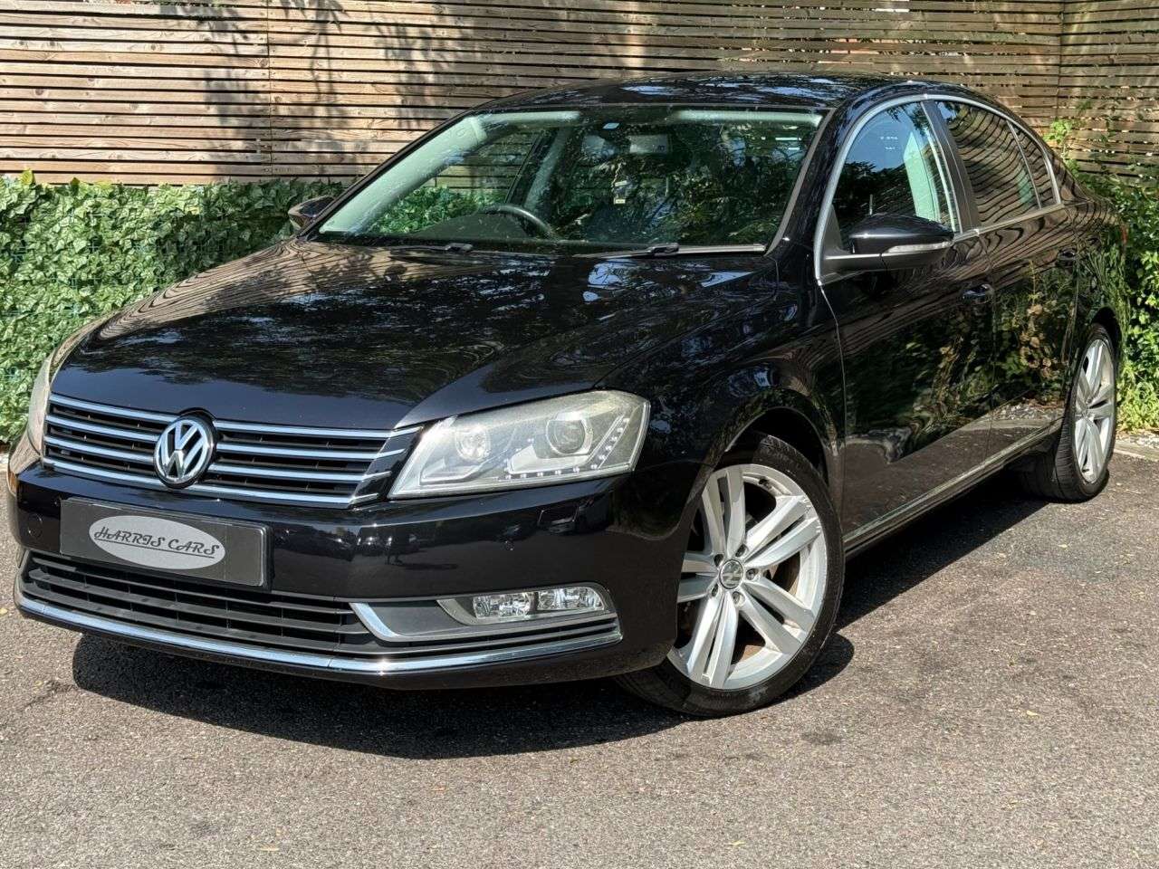 A 2014 VOLKSWAGEN PASSAT 2.0 TDI BlueMotion Tech Executive Style Saloon 4dr Diesel Manual Euro 5 (s/ A 2014 VOLKSWAGEN PASSAT 2.0 TDI BlueMotion Tech Executive Style Saloon 4dr Diesel Manual Euro 5 (s/