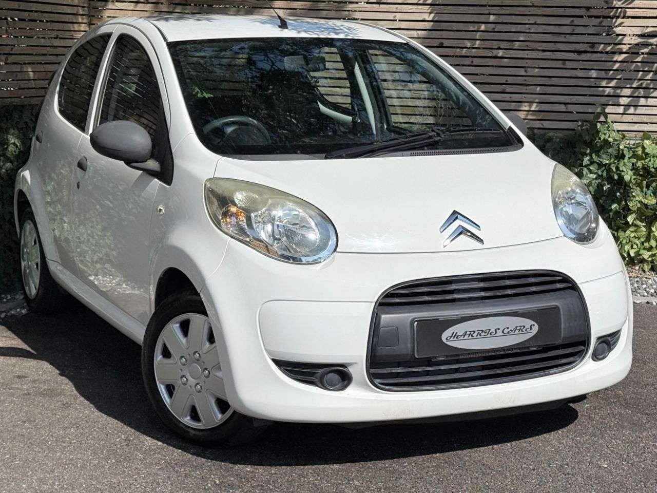 A 2010 CITROEN C1 1.0i VTR Hatchback 5dr Petrol Manual Euro 5 (68 ps) 12 MONTHS AA, FRESH SER A 2010 CITROEN C1 1.0i VTR Hatchback 5dr Petrol Manual Euro 5 (68 ps) 12 MONTHS AA, FRESH SER