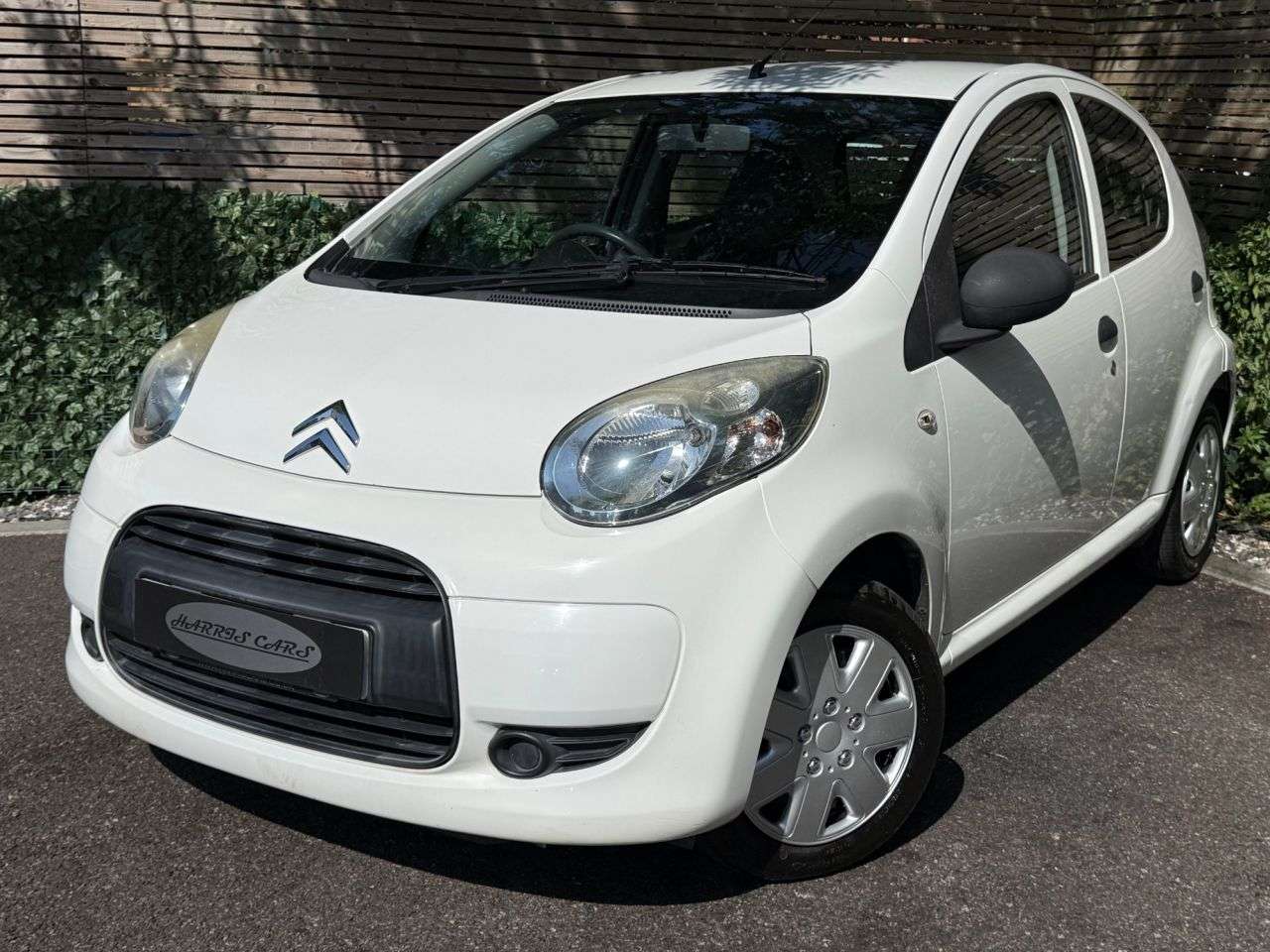 A 2010 CITROEN C1 1.0i VTR Hatchback 5dr Petrol Manual Euro 5 (68 ps) 12 MONTHS AA, FRESH SER A 2010 CITROEN C1 1.0i VTR Hatchback 5dr Petrol Manual Euro 5 (68 ps) 12 MONTHS AA, FRESH SER