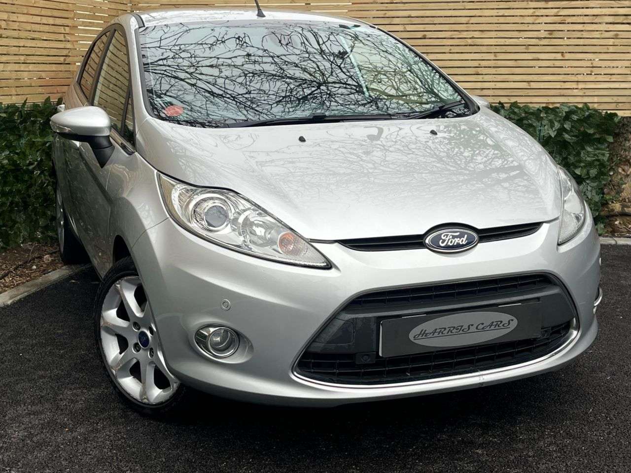 A 2010 FORD FIESTA 1.25 Zetec Hatchback 5dr Petrol Manual (129 g/km, 81 bhp) 12 MONTHS AA, FRE A 2010 FORD FIESTA 1.25 Zetec Hatchback 5dr Petrol Manual (129 g/km, 81 bhp) 12 MONTHS AA, FRE