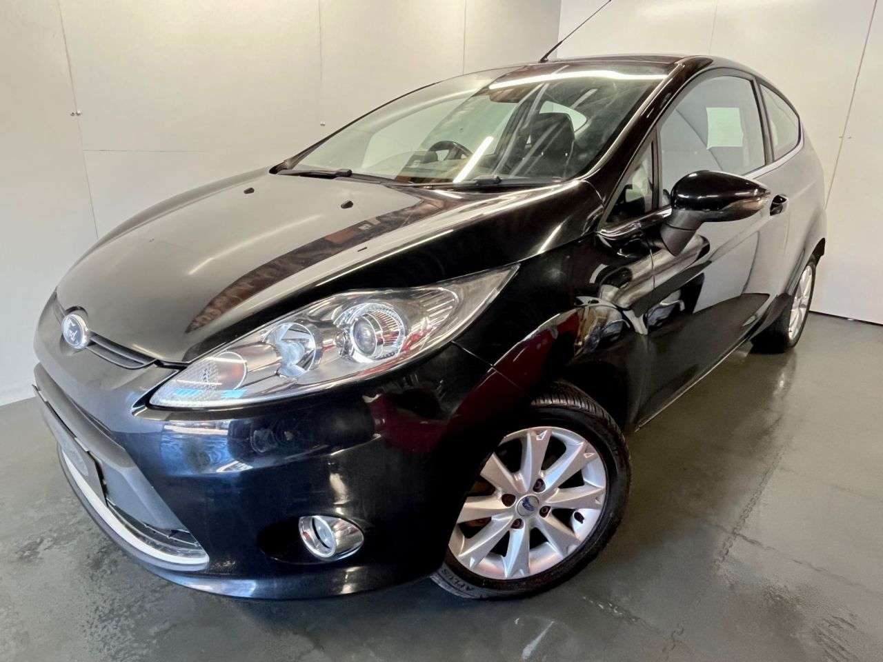 A 2010 FORD FIESTA 1.25 Zetec Hatchback 3dr Petrol Manual (133 g/km, 81 bhp) 12 MONTHS AA, FRE A 2010 FORD FIESTA 1.25 Zetec Hatchback 3dr Petrol Manual (133 g/km, 81 bhp) 12 MONTHS AA, FRE