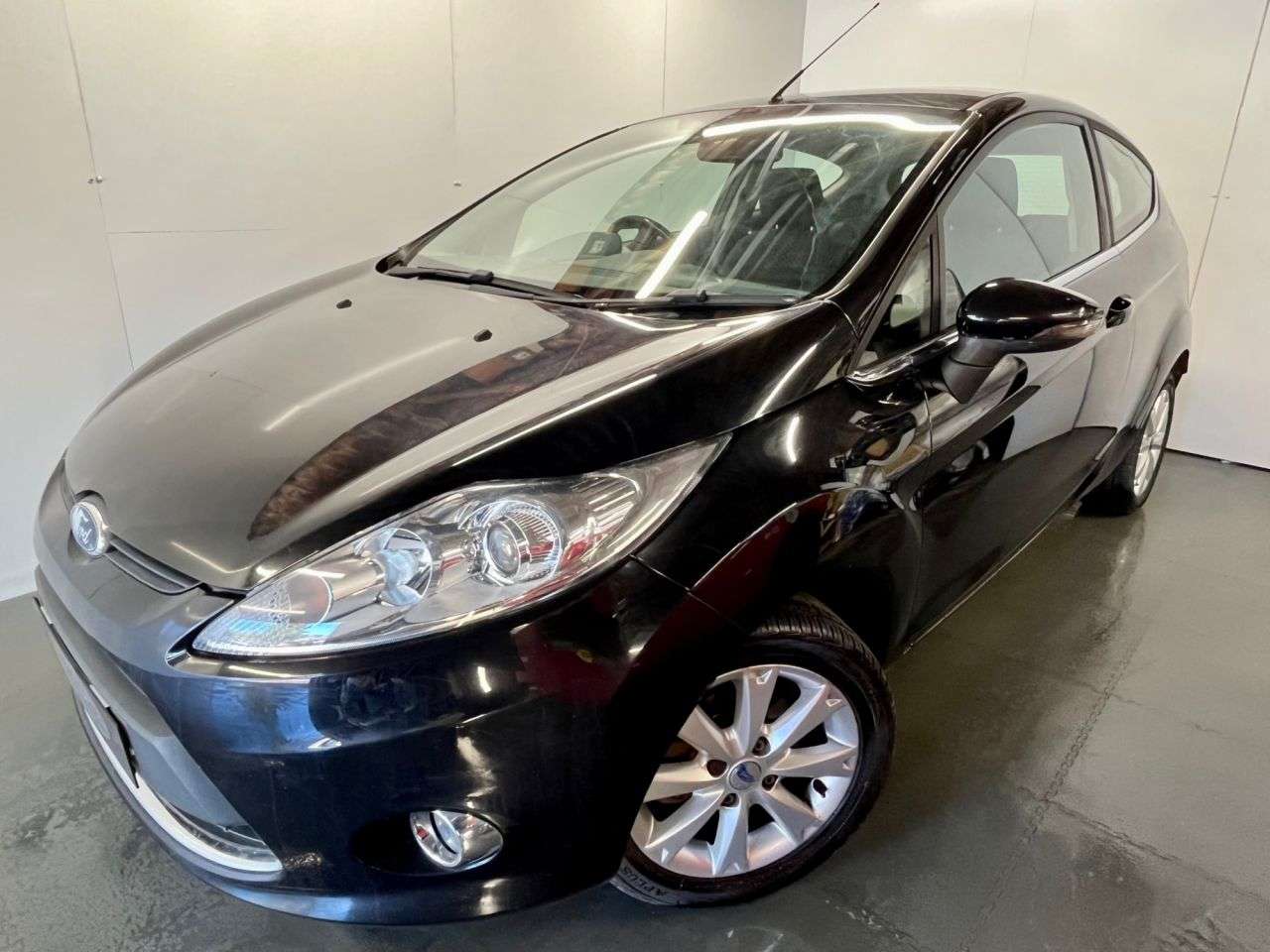A 2010 FORD FIESTA 1.25 Zetec Hatchback 3dr Petrol Manual (133 g/km, 81 bhp) 12 MONTHS AA, FRE A 2010 FORD FIESTA 1.25 Zetec Hatchback 3dr Petrol Manual (133 g/km, 81 bhp) 12 MONTHS AA, FRE