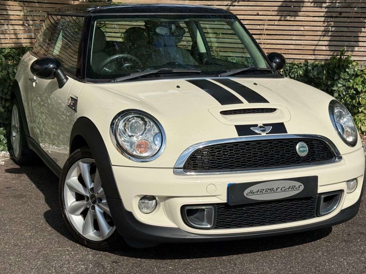 A 2011 MINI HATCH 1.6 Cooper S Hatchback 3dr Petrol Manual Euro 5 (s/s) (184 ps) 12 MONTHS AA A 2011 MINI HATCH 1.6 Cooper S Hatchback 3dr Petrol Manual Euro 5 (s/s) (184 ps) 12 MONTHS AA