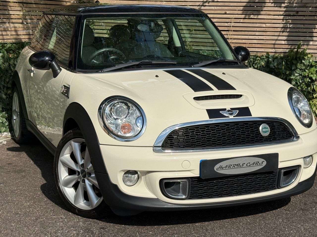 A 2011 MINI HATCH 1.6 Cooper S Hatchback 3dr Petrol Manual Euro 5 (s/s) (184 ps) 12 MONTHS AA A 2011 MINI HATCH 1.6 Cooper S Hatchback 3dr Petrol Manual Euro 5 (s/s) (184 ps) 12 MONTHS AA