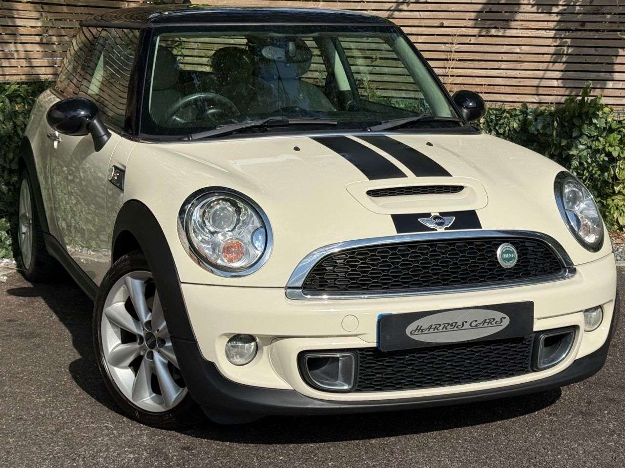 A 2011 MINI HATCH 1.6 Cooper S Hatchback 3dr Petrol Manual Euro 5 (s/s) (184 ps) 12 MONTHS AA A 2011 MINI HATCH 1.6 Cooper S Hatchback 3dr Petrol Manual Euro 5 (s/s) (184 ps) 12 MONTHS AA