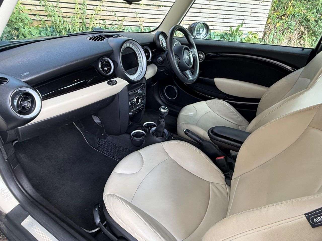 2011 MINI HATCH 2011 MINI HATCH