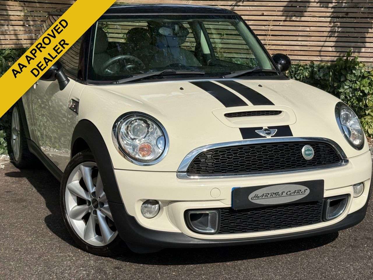 A 2011 MINI HATCH 1.6 Cooper S Hatchback 3dr Petrol Manual Euro 5 (s/s) (184 ps) 12 MONTHS AA A 2011 MINI HATCH 1.6 Cooper S Hatchback 3dr Petrol Manual Euro 5 (s/s) (184 ps) 12 MONTHS AA