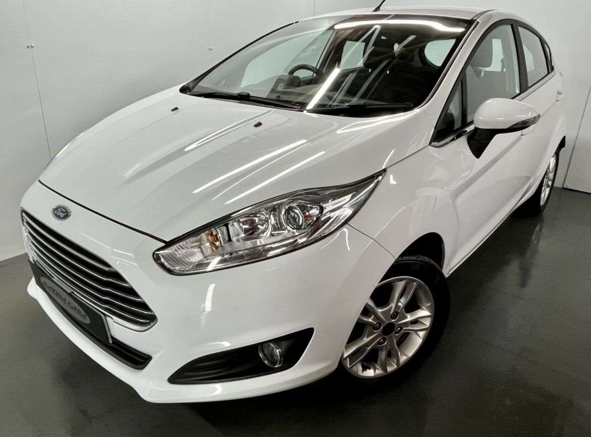A 2017 FORD FIESTA 1.0T EcoBoost Zetec Hatchback 5dr Petrol Manual Euro 6 (s/s) (100 ps) 12 MO A 2017 FORD FIESTA 1.0T EcoBoost Zetec Hatchback 5dr Petrol Manual Euro 6 (s/s) (100 ps) 12 MO