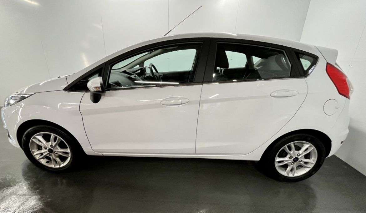 A 2017 FORD FIESTA 1.0T EcoBoost Zetec Hatchback 5dr Petrol Manual Euro 6 (s/s) (100 ps) 12 MO A 2017 FORD FIESTA 1.0T EcoBoost Zetec Hatchback 5dr Petrol Manual Euro 6 (s/s) (100 ps) 12 MO