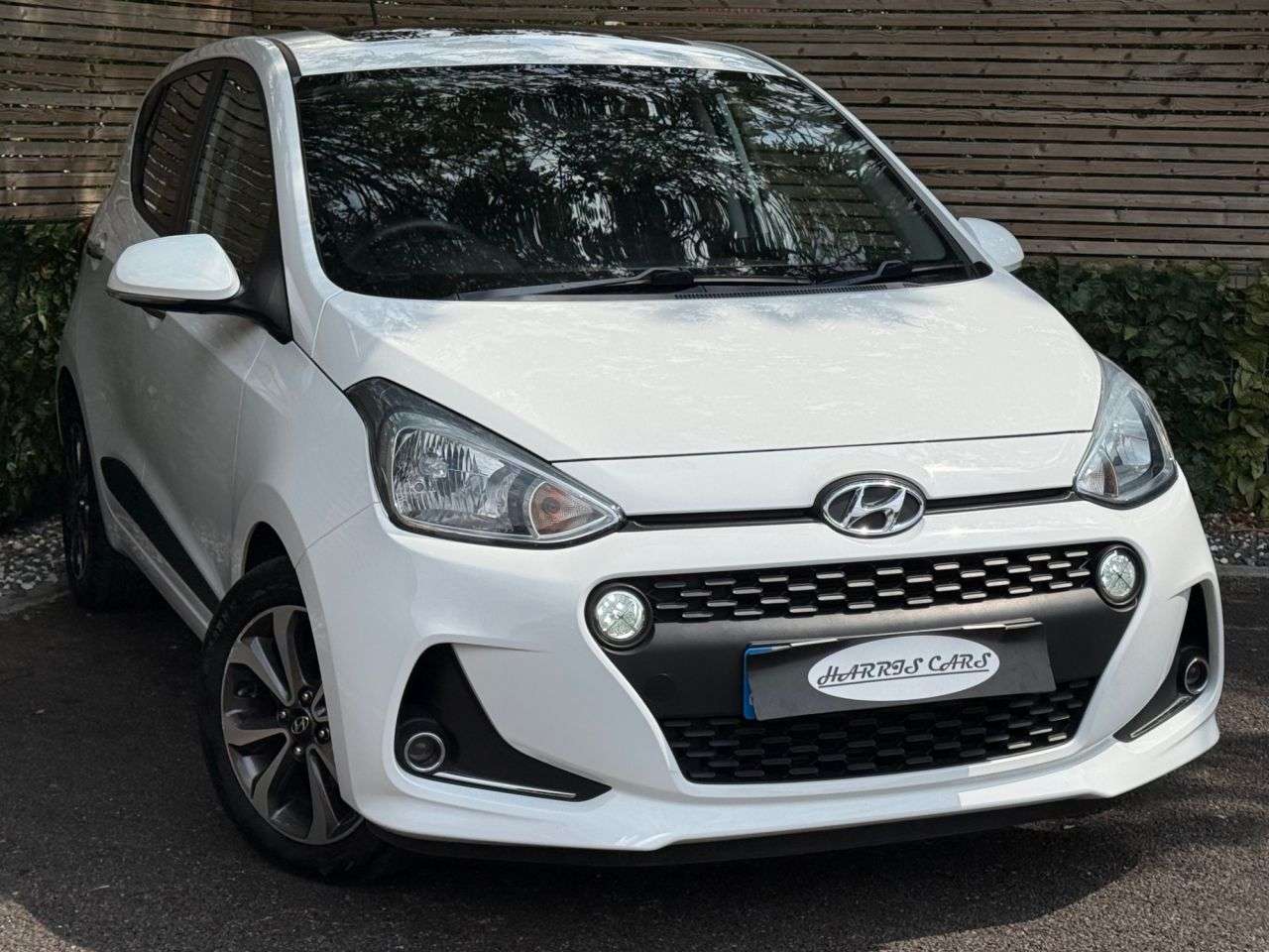 A 2018 HYUNDAI I10 1.2 Premium SE Hatchback 5dr Petrol Manual Euro 6 (87 ps) 12 MONTHS AA, FRE A 2018 HYUNDAI I10 1.2 Premium SE Hatchback 5dr Petrol Manual Euro 6 (87 ps) 12 MONTHS AA, FRE