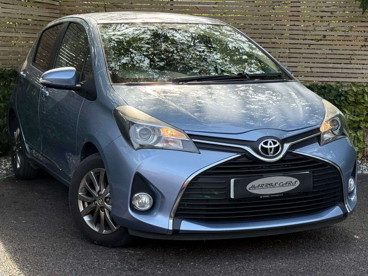 A 2016 TOYOTA YARIS 1.33 Dual VVT-i Icon Hatchback 5dr Petrol Manual Euro 6 (99 ps) 12 MONTHS A A 2016 TOYOTA YARIS 1.33 Dual VVT-i Icon Hatchback 5dr Petrol Manual Euro 6 (99 ps) 12 MONTHS A