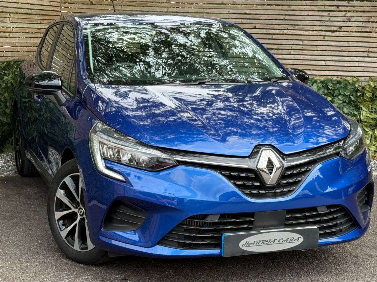 A 2022 RENAULT CLIO 1.0 TCe Evolution Hatchback 5dr Petrol Manual Euro 6 (s/s) (90 ps) 12 MONTH A 2022 RENAULT CLIO 1.0 TCe Evolution Hatchback 5dr Petrol Manual Euro 6 (s/s) (90 ps) 12 MONTH