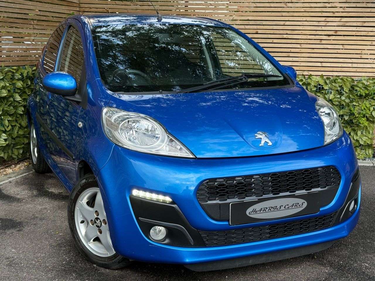 A 2014 PEUGEOT 107 1.0 12V Allure Hatchback 5dr Petrol Manual Euro 5 (68 ps) 12 MONTHS AA, FRE A 2014 PEUGEOT 107 1.0 12V Allure Hatchback 5dr Petrol Manual Euro 5 (68 ps) 12 MONTHS AA, FRE