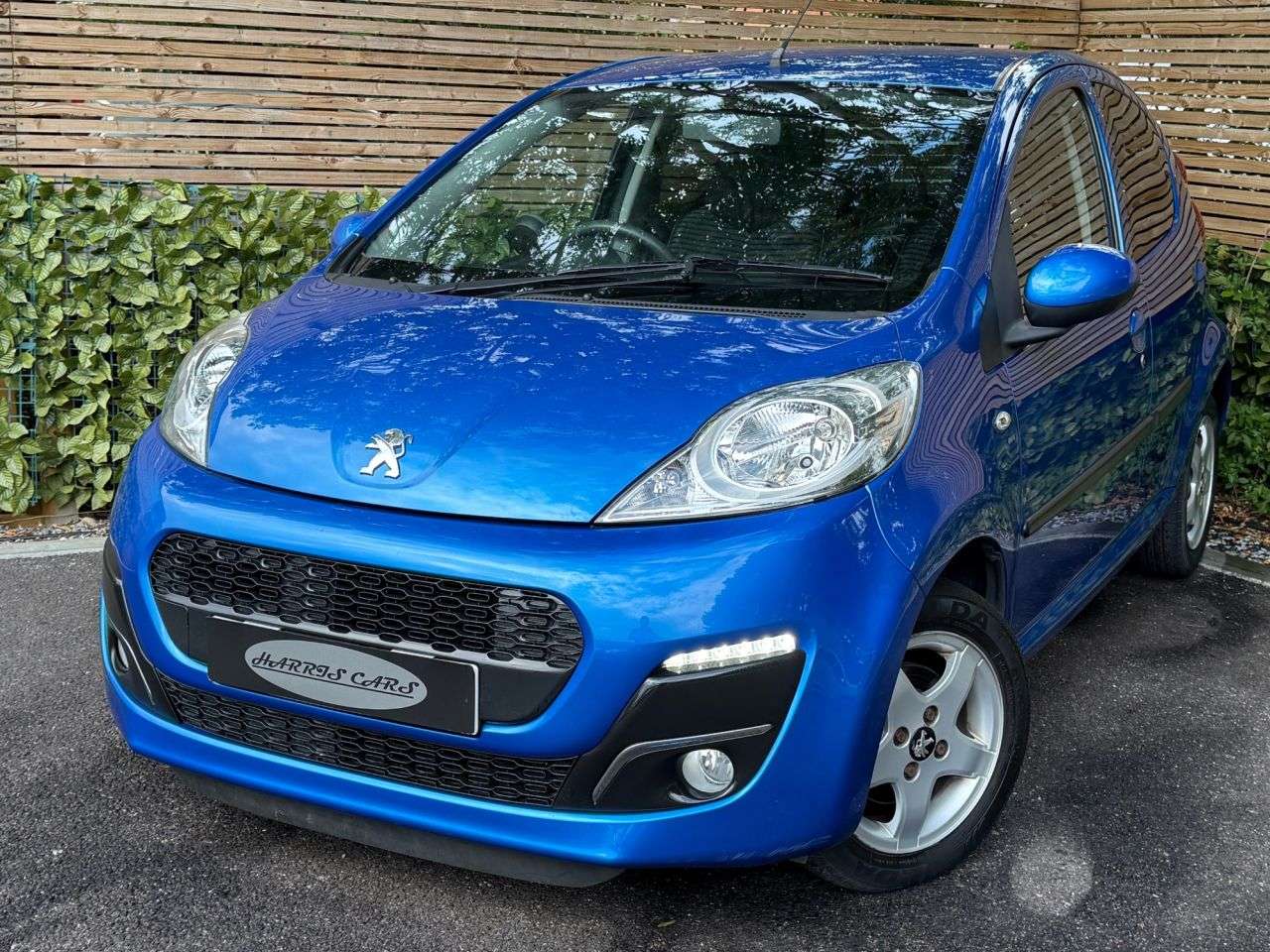 A 2014 PEUGEOT 107 1.0 12V Allure Hatchback 5dr Petrol Manual Euro 5 (68 ps) 12 MONTHS AA, FRE A 2014 PEUGEOT 107 1.0 12V Allure Hatchback 5dr Petrol Manual Euro 5 (68 ps) 12 MONTHS AA, FRE