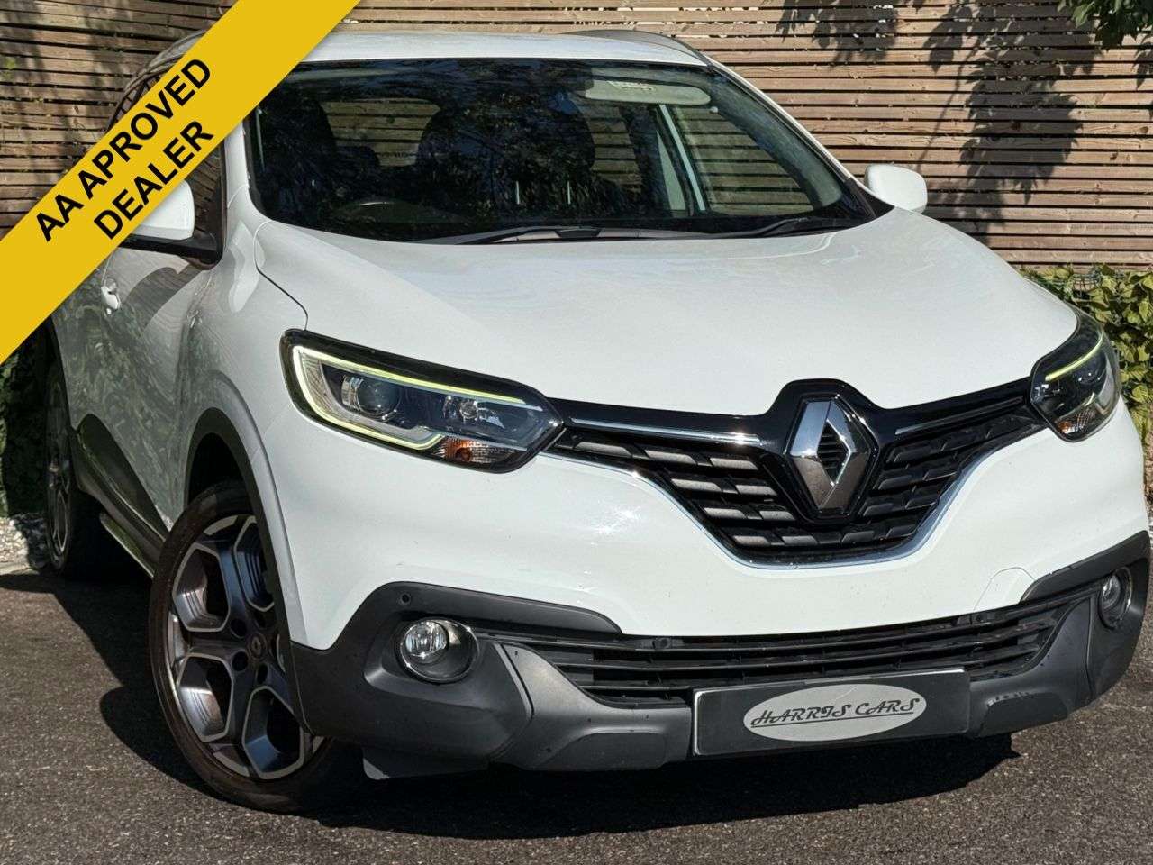 A 2016 RENAULT KADJAR 1.2 TCe Dynamique S Nav SUV 5dr Petrol Manual Euro 6 (s/s) (130 ps) 12 MONT A 2016 RENAULT KADJAR 1.2 TCe Dynamique S Nav SUV 5dr Petrol Manual Euro 6 (s/s) (130 ps) 12 MONT