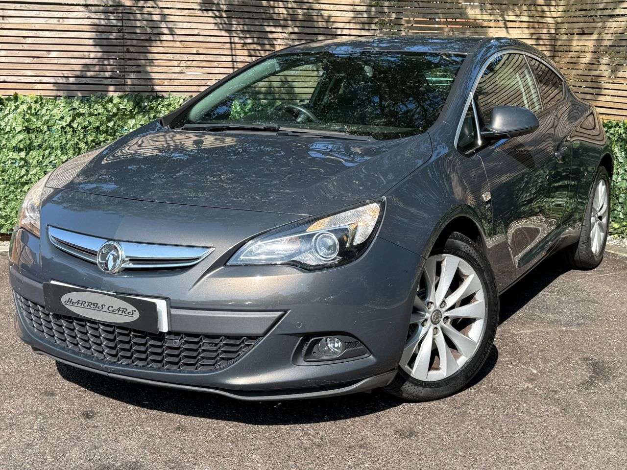 A 2017 VAUXHALL ASTRA GTC 1.6 CDTi ecoFLEX SRi Coupe 3dr Diesel Manual Euro 6 (s/s) (110 ps) 12 MONTH A 2017 VAUXHALL ASTRA GTC 1.6 CDTi ecoFLEX SRi Coupe 3dr Diesel Manual Euro 6 (s/s) (110 ps) 12 MONTH