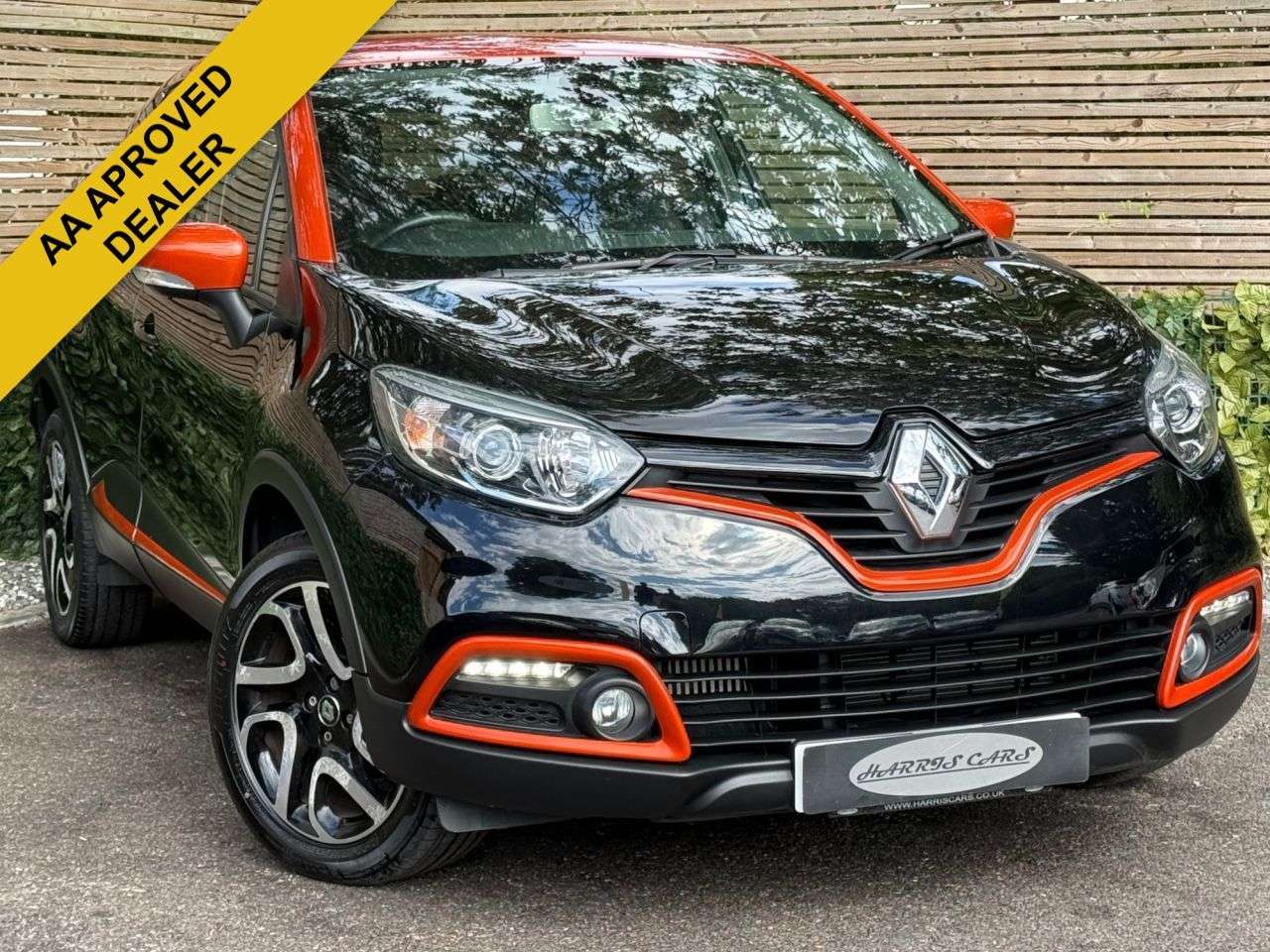 A 2017 RENAULT CAPTUR 0.9 TCe ENERGY Dynamique S Nav SUV 5dr Petrol Manual Euro 6 (s/s) (90 ps) 1 A 2017 RENAULT CAPTUR 0.9 TCe ENERGY Dynamique S Nav SUV 5dr Petrol Manual Euro 6 (s/s) (90 ps) 1