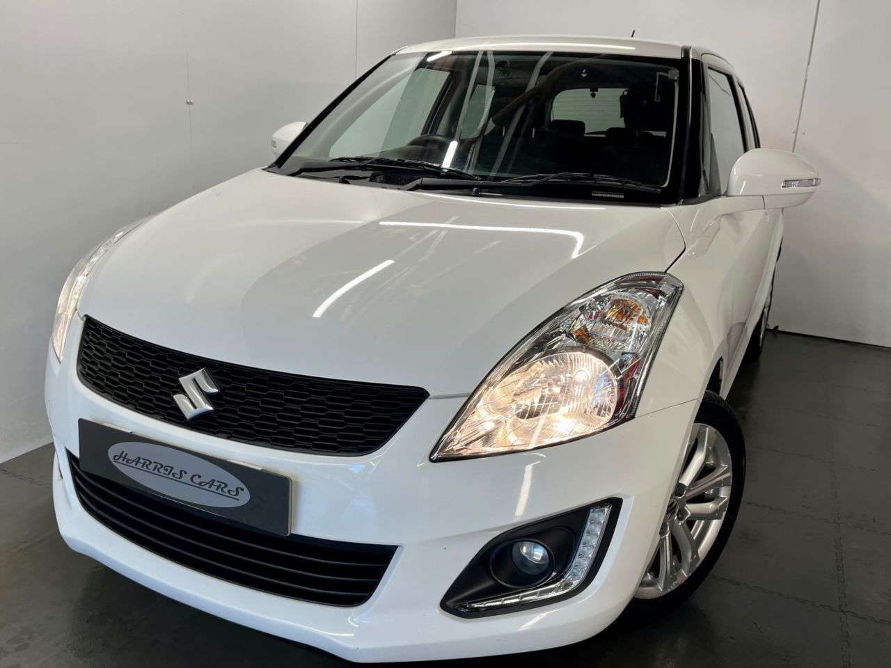 A 2015 SUZUKI SWIFT 1.2 SZ3 Hatchback 5dr Petrol Manual Euro 5 (94 ps) 12 MONTHS AA, FRESH SERV A 2015 SUZUKI SWIFT 1.2 SZ3 Hatchback 5dr Petrol Manual Euro 5 (94 ps) 12 MONTHS AA, FRESH SERV