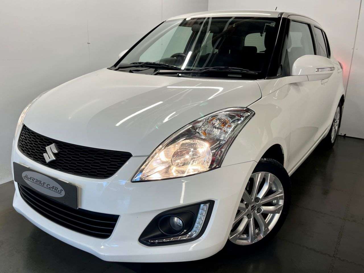A 2015 SUZUKI SWIFT 1.2 SZ3 Hatchback 5dr Petrol Manual Euro 5 (94 ps) 12 MONTHS AA, FRESH SERV A 2015 SUZUKI SWIFT 1.2 SZ3 Hatchback 5dr Petrol Manual Euro 5 (94 ps) 12 MONTHS AA, FRESH SERV