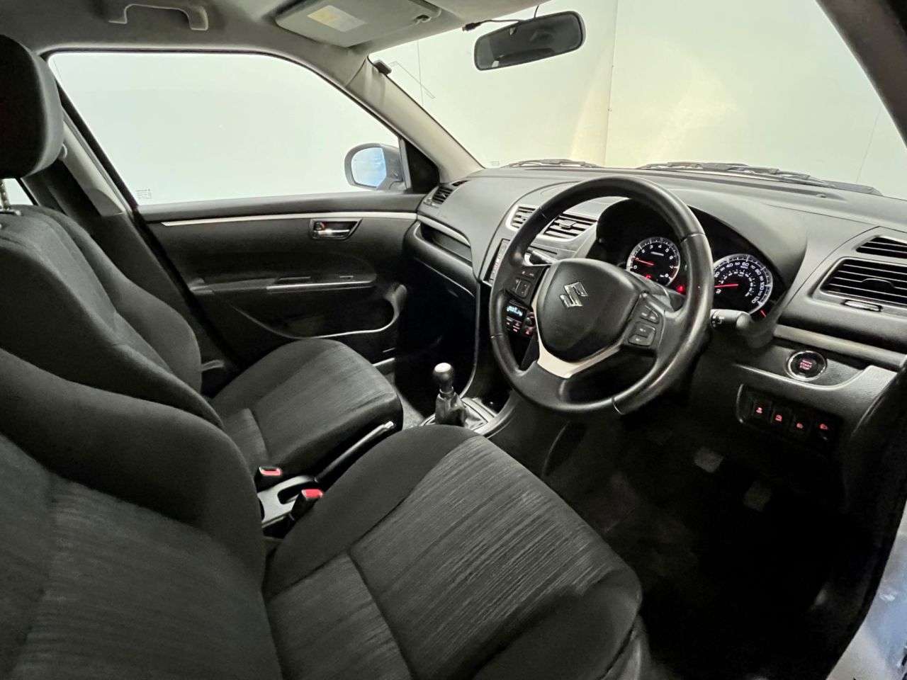 2015 SUZUKI SWIFT 2015 SUZUKI SWIFT