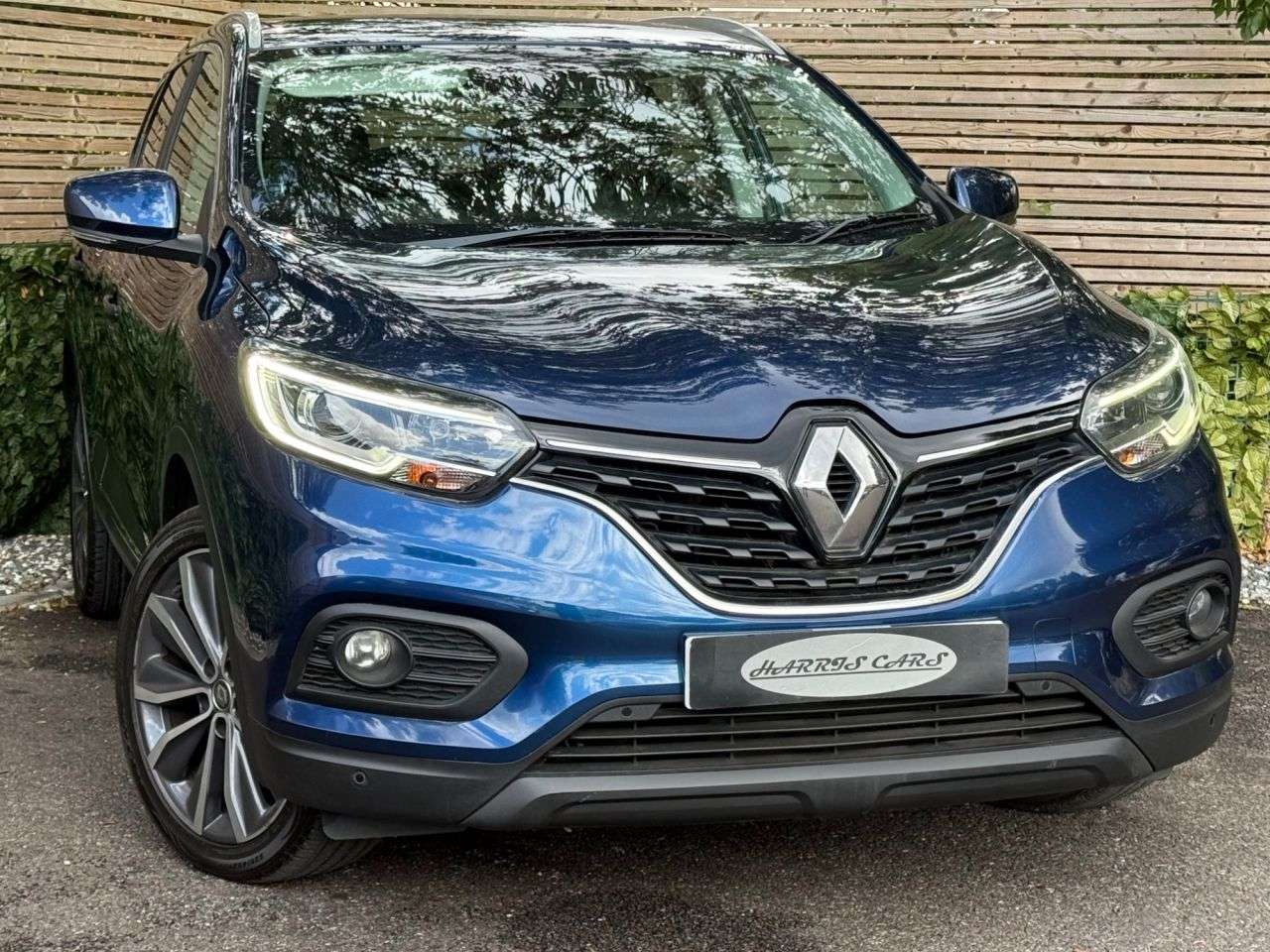 A 2019 RENAULT KADJAR 1.3 TCe Iconic SUV 5dr Petrol Manual Euro 6 (s/s) (140 ps) 12 MONTHS AA, FR A 2019 RENAULT KADJAR 1.3 TCe Iconic SUV 5dr Petrol Manual Euro 6 (s/s) (140 ps) 12 MONTHS AA, FR