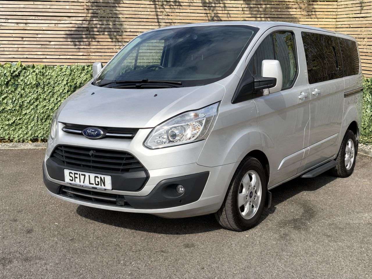 A 2017 FORD TOURNEO CUSTOM 2.0 310 EcoBlue Titanium Minibus Double Cab 5dr Diesel Manual L1 Euro 6 (s/ A 2017 FORD TOURNEO CUSTOM 2.0 310 EcoBlue Titanium Minibus Double Cab 5dr Diesel Manual L1 Euro 6 (s/