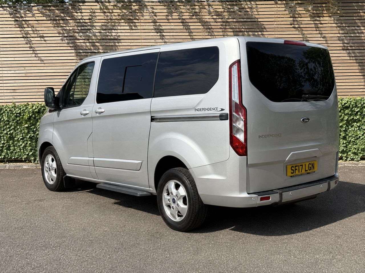A 2017 FORD TOURNEO CUSTOM 2.0 310 EcoBlue Titanium Minibus Double Cab 5dr Diesel Manual L1 Euro 6 (s/ A 2017 FORD TOURNEO CUSTOM 2.0 310 EcoBlue Titanium Minibus Double Cab 5dr Diesel Manual L1 Euro 6 (s/