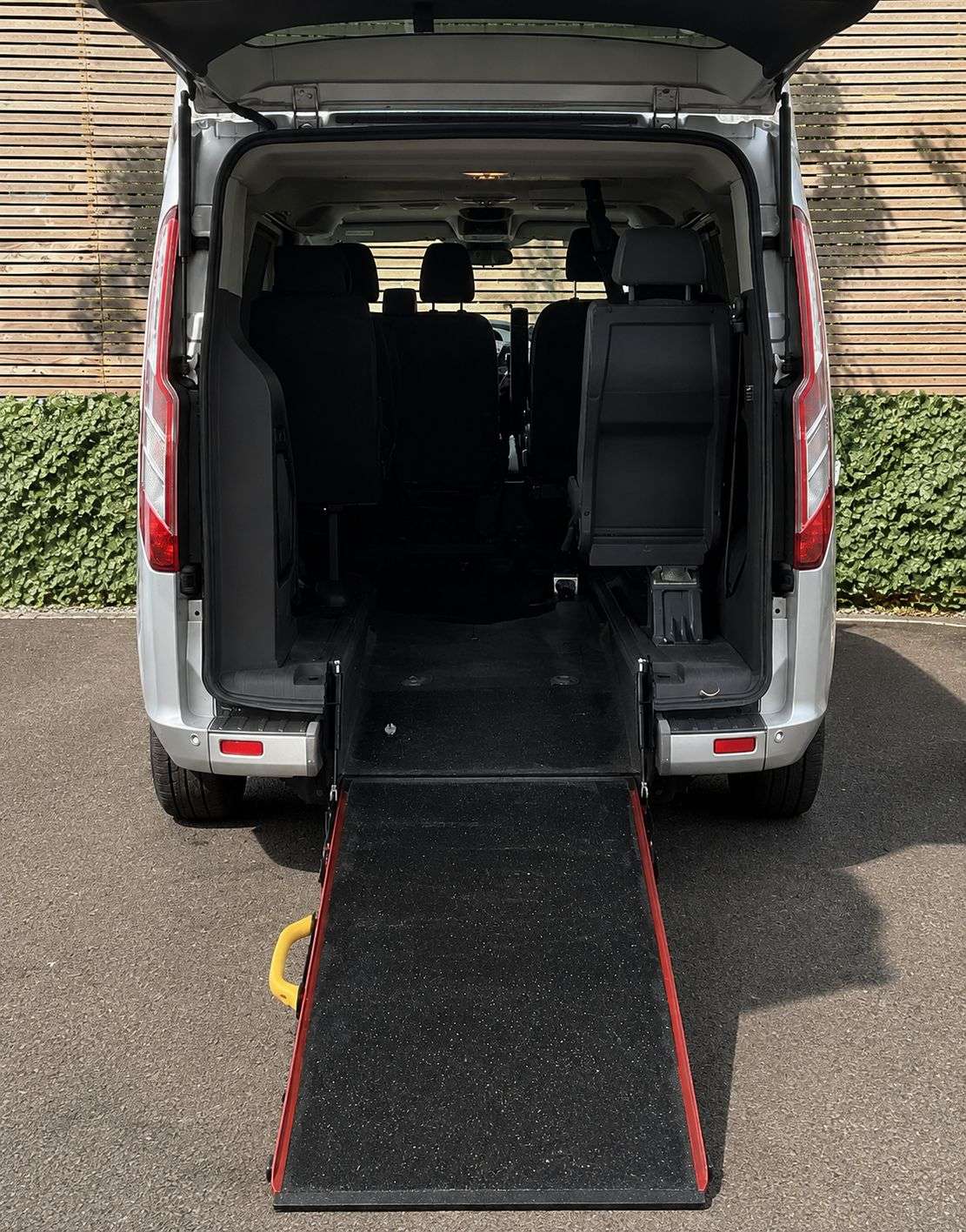 A 2017 FORD TOURNEO CUSTOM 2.0 310 EcoBlue Titanium Minibus Double Cab 5dr Diesel Manual L1 Euro 6 (s/ A 2017 FORD TOURNEO CUSTOM 2.0 310 EcoBlue Titanium Minibus Double Cab 5dr Diesel Manual L1 Euro 6 (s/