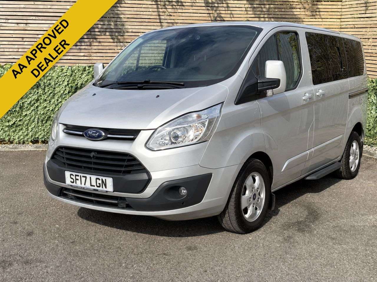 A 2017 FORD TOURNEO CUSTOM 2.0 310 EcoBlue Titanium Minibus Double Cab 5dr Diesel Manual L1 Euro 6 (s/ A 2017 FORD TOURNEO CUSTOM 2.0 310 EcoBlue Titanium Minibus Double Cab 5dr Diesel Manual L1 Euro 6 (s/