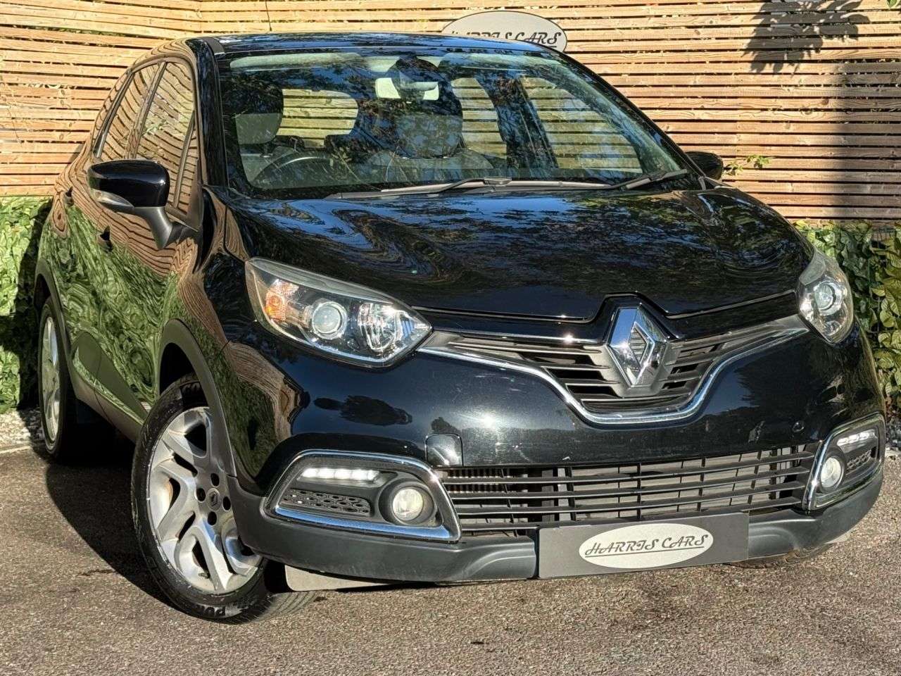 A 2015 RENAULT CAPTUR 1.5 dCi ENERGY Dynamique Nav SUV 5dr Diesel Manual Euro 6 (s/s) (90 ps) 12 A 2015 RENAULT CAPTUR 1.5 dCi ENERGY Dynamique Nav SUV 5dr Diesel Manual Euro 6 (s/s) (90 ps) 12