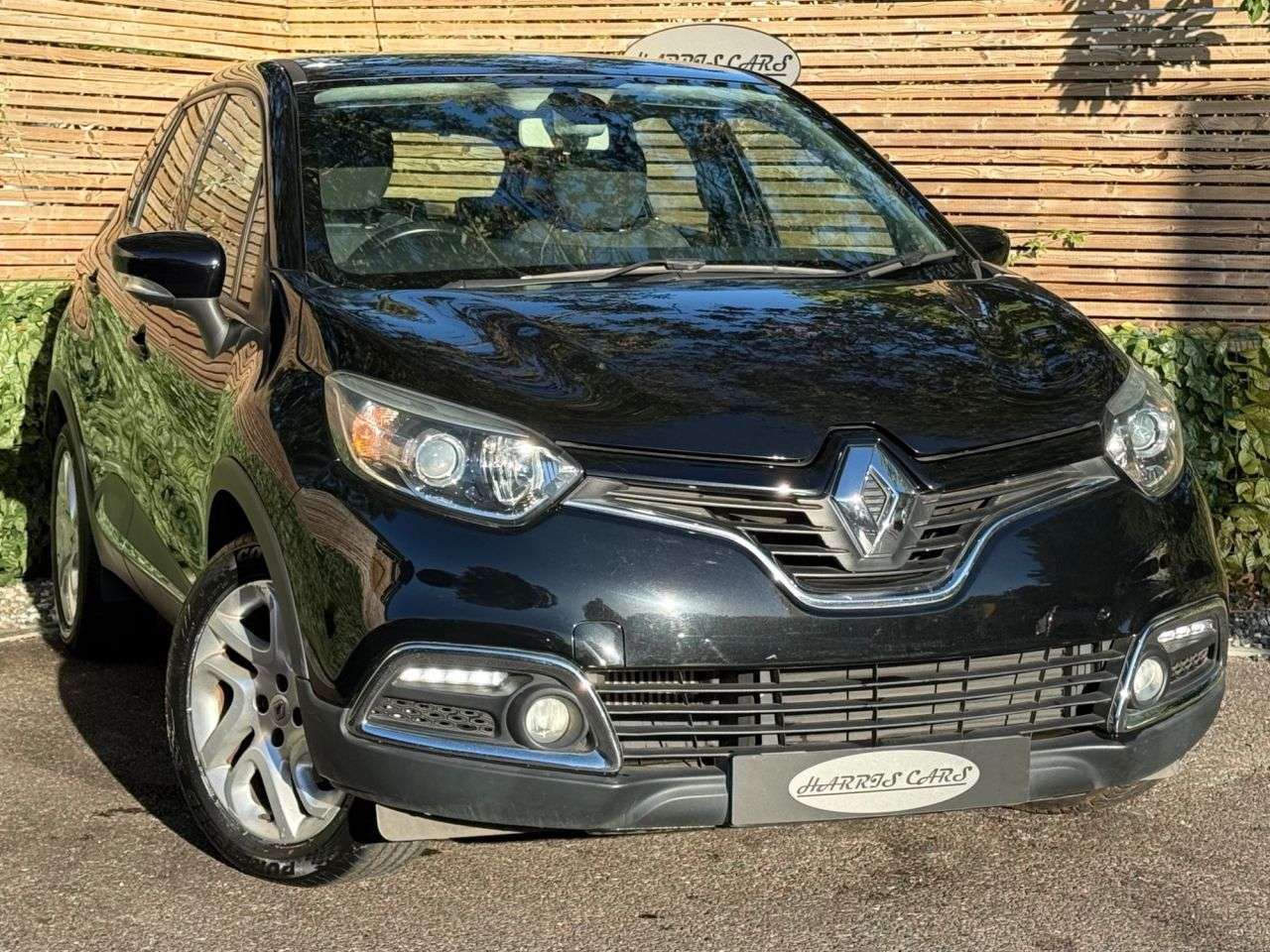 A 2015 RENAULT CAPTUR 1.5 dCi ENERGY Dynamique Nav SUV 5dr Diesel Manual Euro 6 (s/s) (90 ps) 12 A 2015 RENAULT CAPTUR 1.5 dCi ENERGY Dynamique Nav SUV 5dr Diesel Manual Euro 6 (s/s) (90 ps) 12