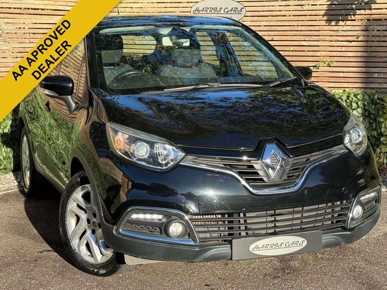 A 2015 RENAULT CAPTUR 1.5 dCi ENERGY Dynamique Nav SUV 5dr Diesel Manual Euro 6 (s/s) (90 ps) 12 A 2015 RENAULT CAPTUR 1.5 dCi ENERGY Dynamique Nav SUV 5dr Diesel Manual Euro 6 (s/s) (90 ps) 12