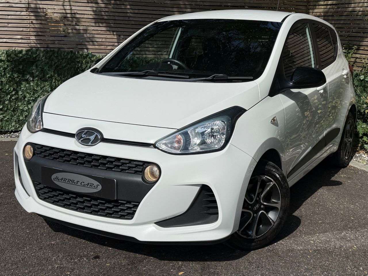 A 2018 HYUNDAI I10 1.0 GO! SE Hatchback 5dr Petrol Manual Euro 6 (66 ps) 12 MONTHS AA, FRESH S A 2018 HYUNDAI I10 1.0 GO! SE Hatchback 5dr Petrol Manual Euro 6 (66 ps) 12 MONTHS AA, FRESH S