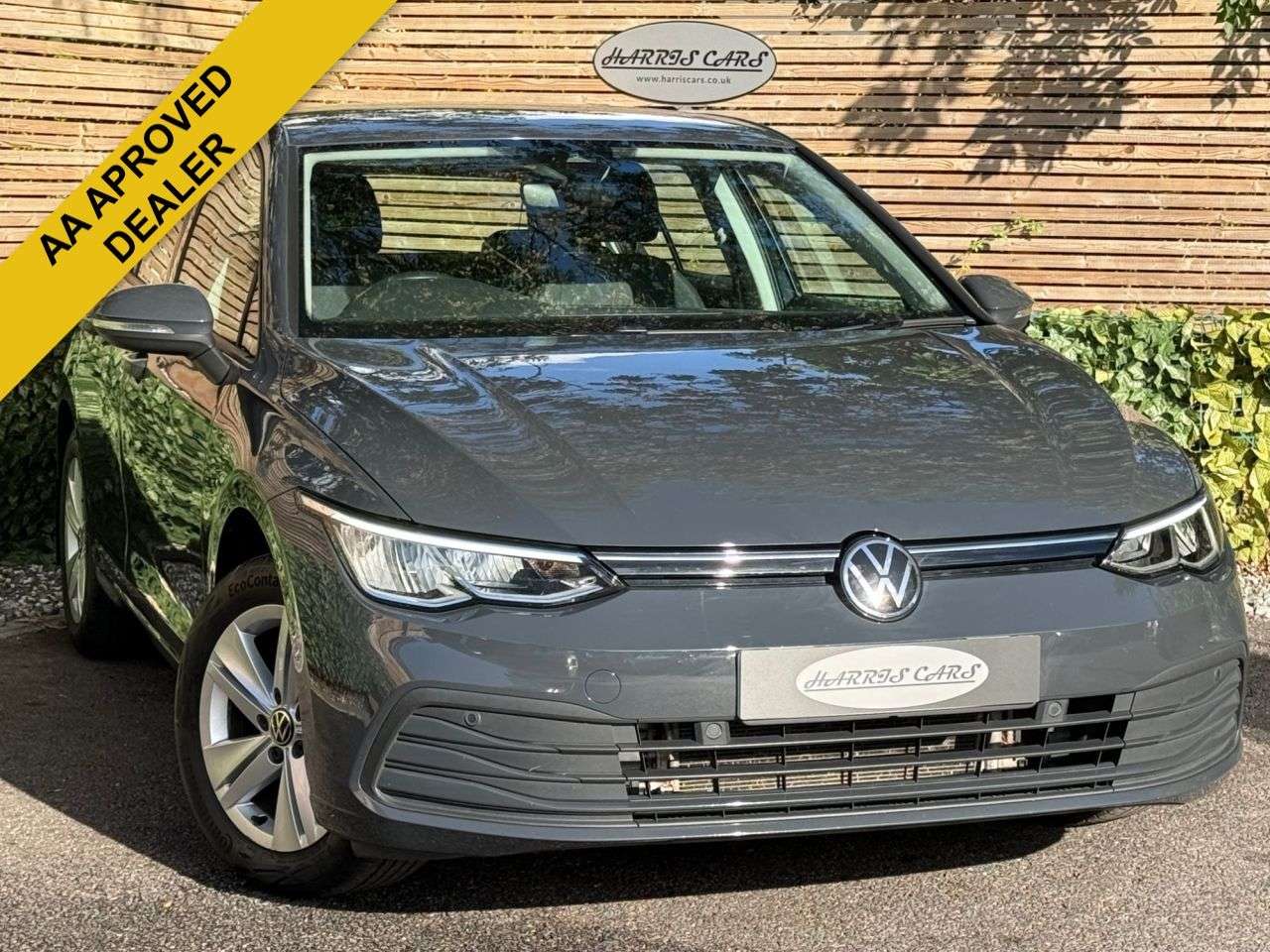 A 2021 VOLKSWAGEN GOLF 1.0 eTSI MHEV Life Hatchback 5dr Petrol Hybrid DSG Euro 6 (s/s) (110 ps) 12 A 2021 VOLKSWAGEN GOLF 1.0 eTSI MHEV Life Hatchback 5dr Petrol Hybrid DSG Euro 6 (s/s) (110 ps) 12