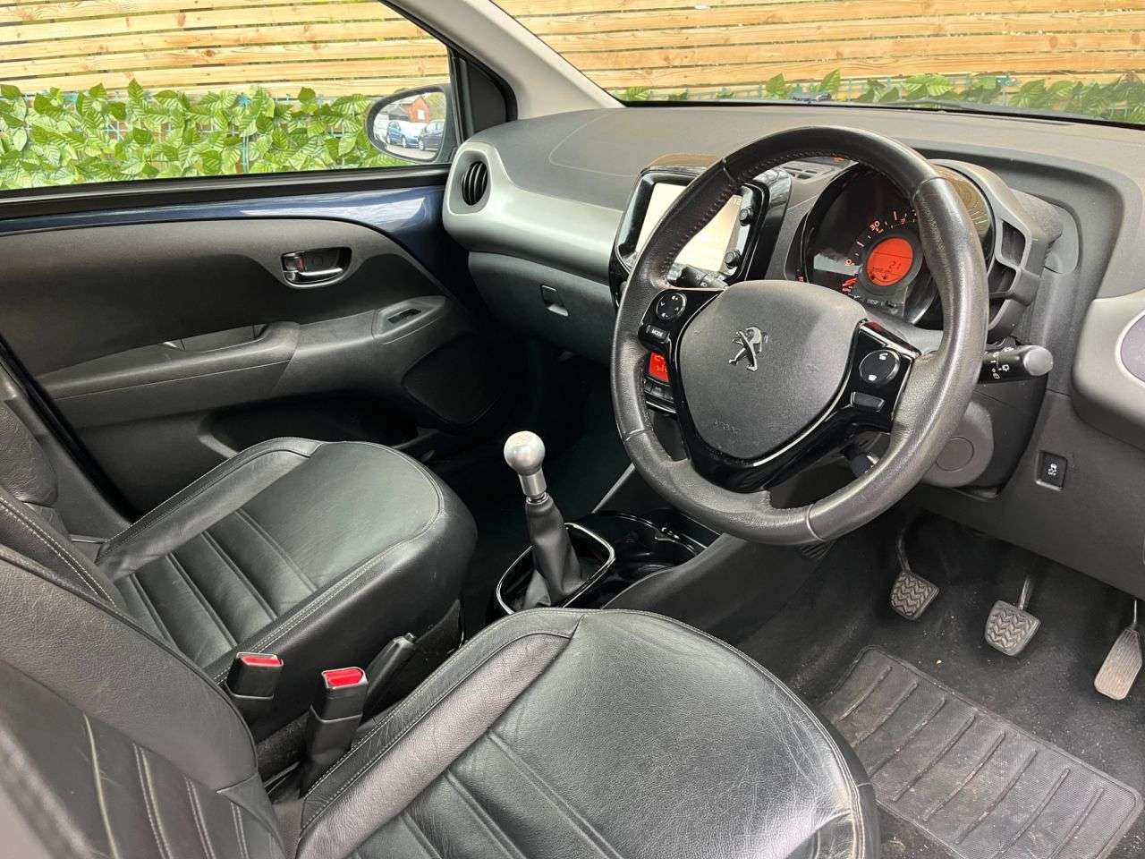 2015 PEUGEOT 108 2015 PEUGEOT 108