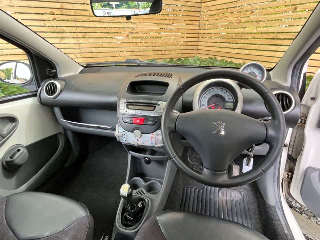 2013 PEUGEOT 107 2013 PEUGEOT 107